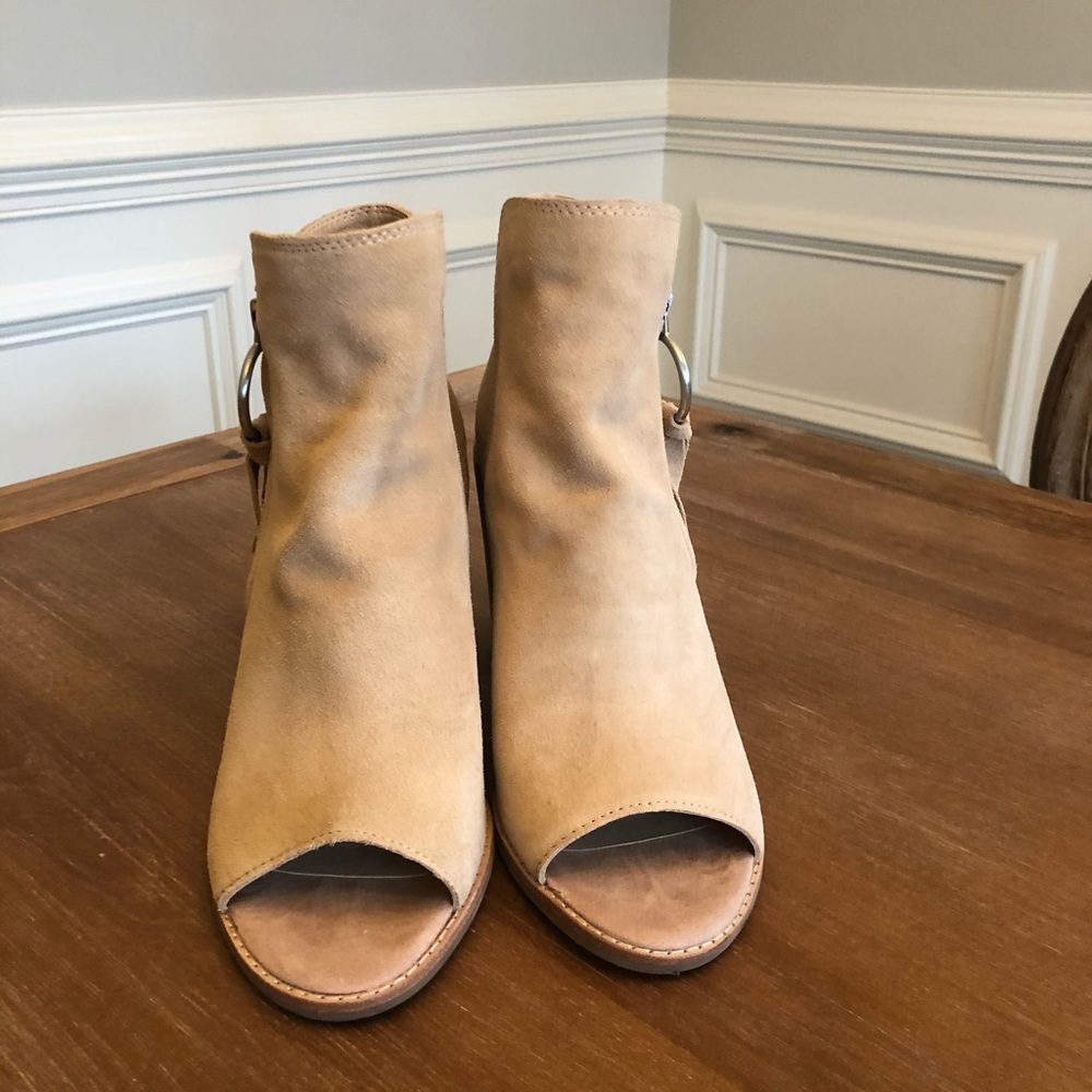 Open toe Booties - Picture 2 of 5
